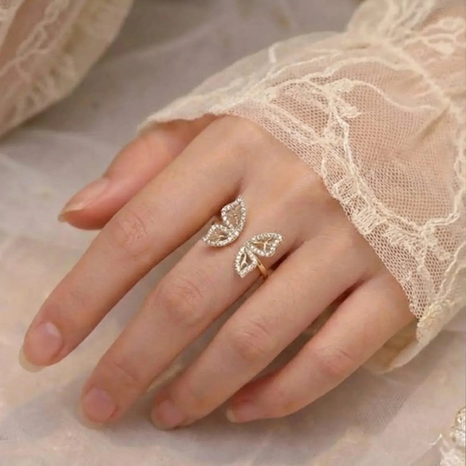 Open Wing Sparkle Ring - Kaliido