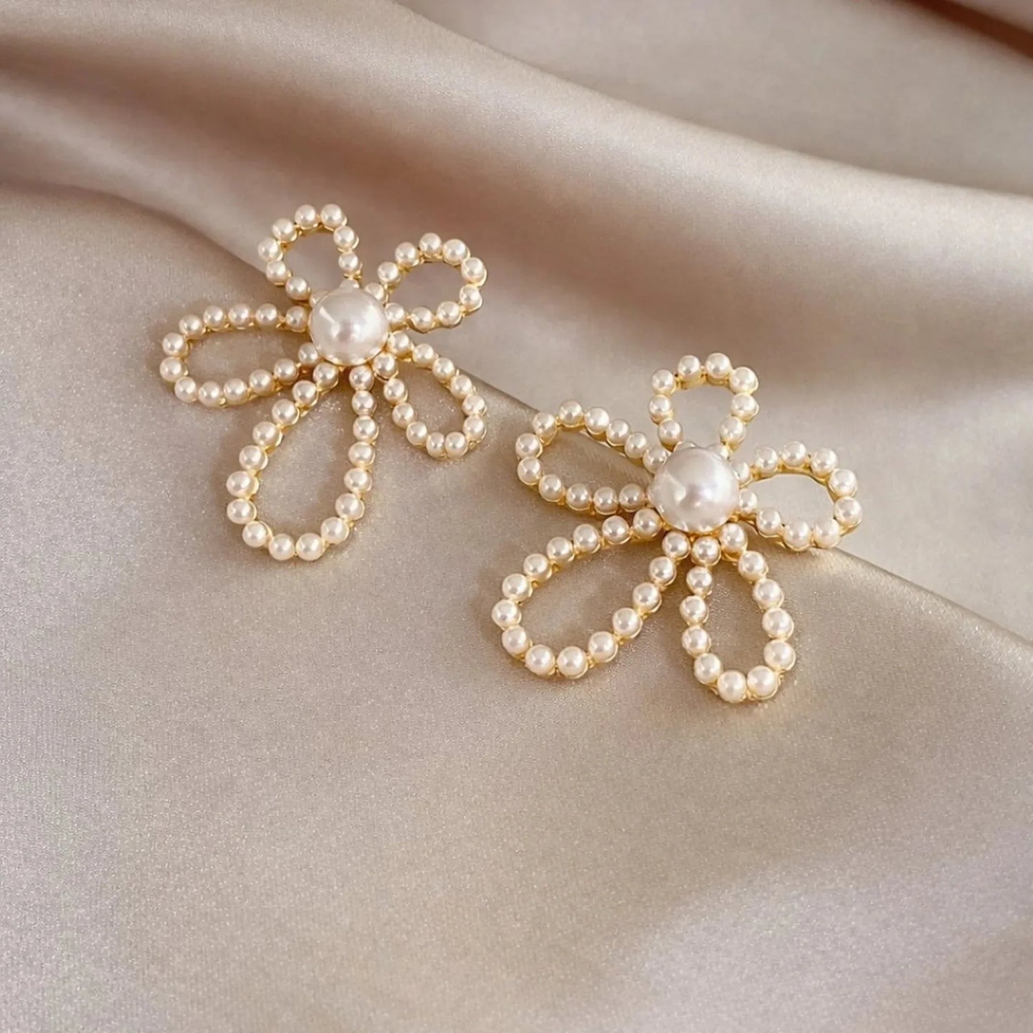 Petal Lace Pearls - Kaliido