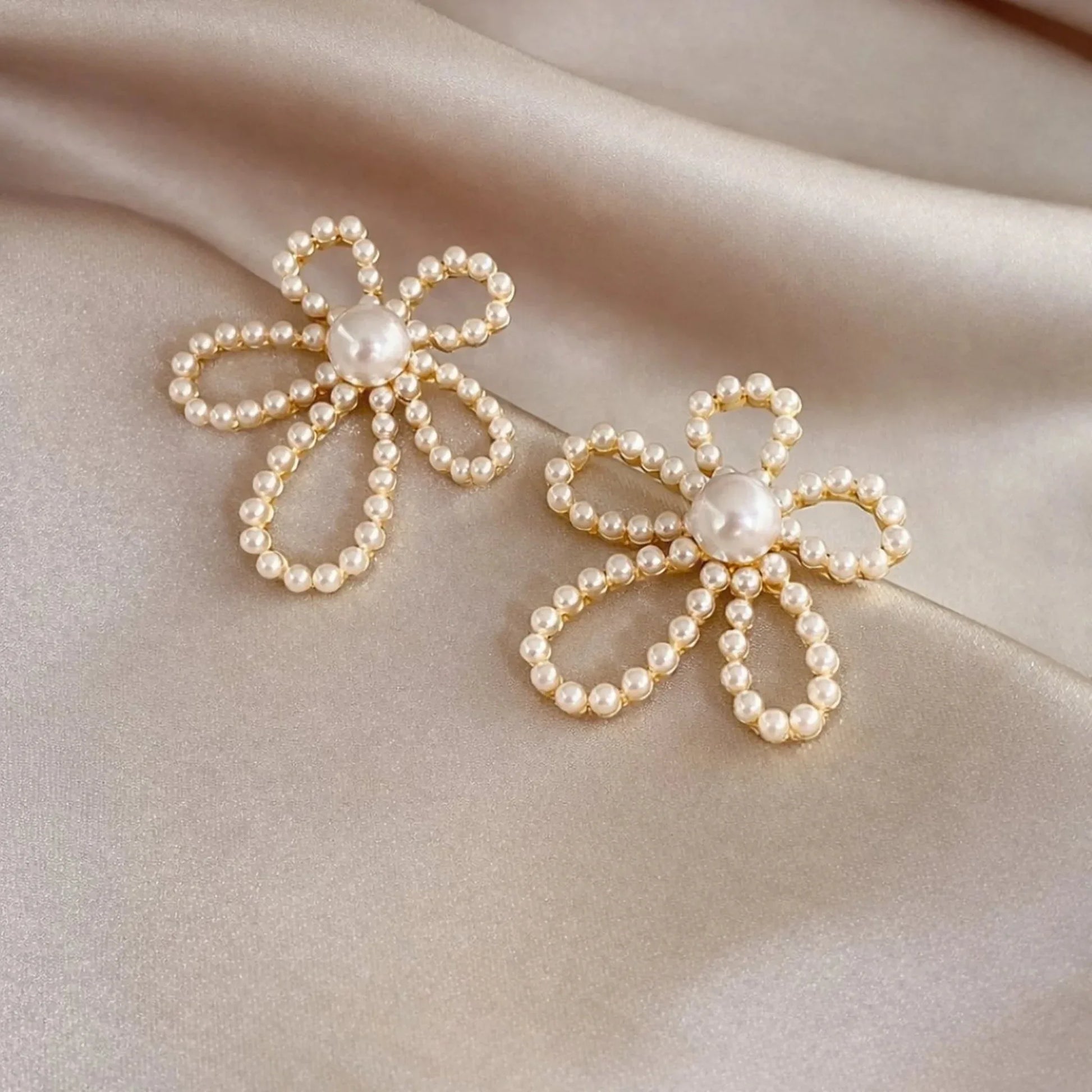 Petal Lace Pearls - Kaliido