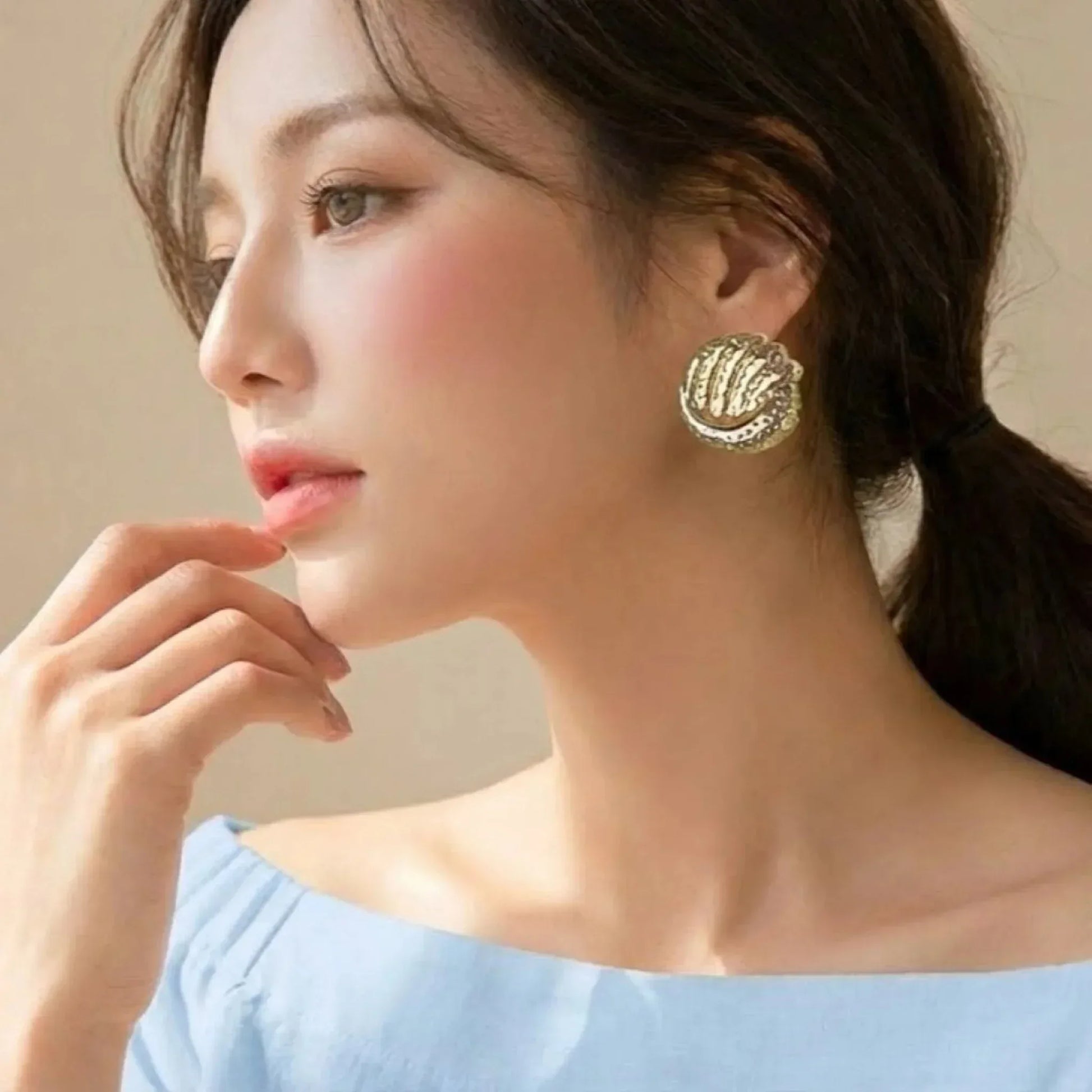 Sunlit Shell Textured Stud - Kaliido