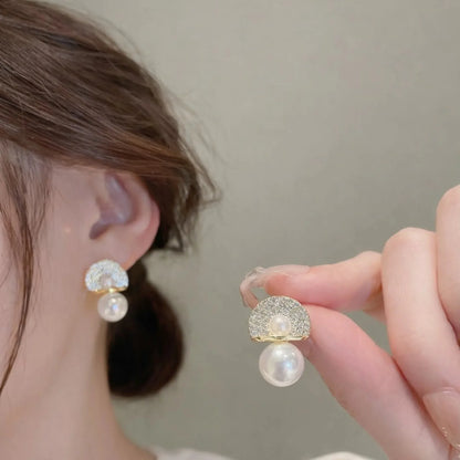 Twin Pearl Halo Studs - Kaliido
